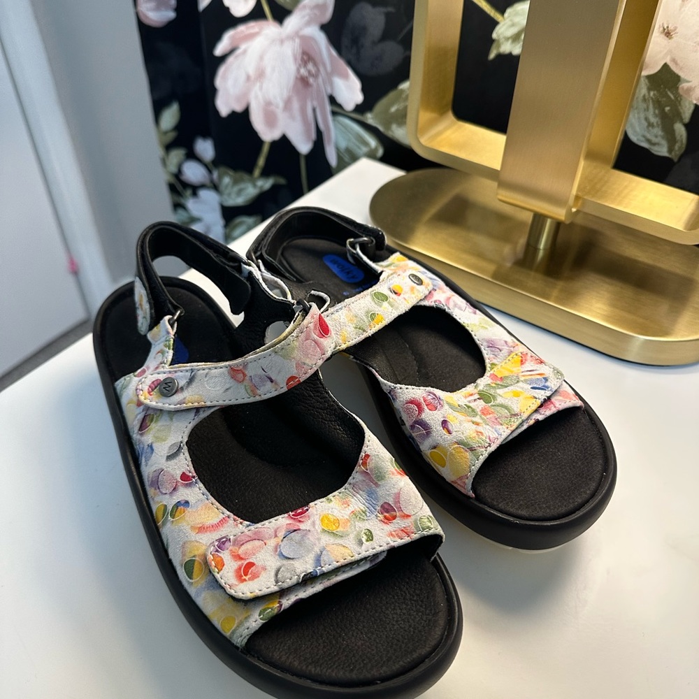 Wolky Pichu Circles White Comfort Ankle Strap Sandal Women's sizes 39